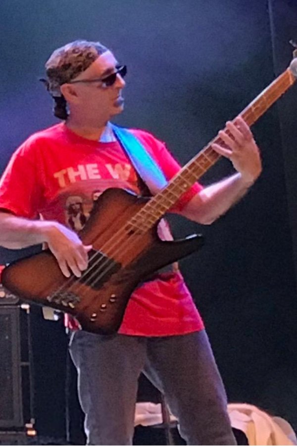 Ant Wellman Bassist image live